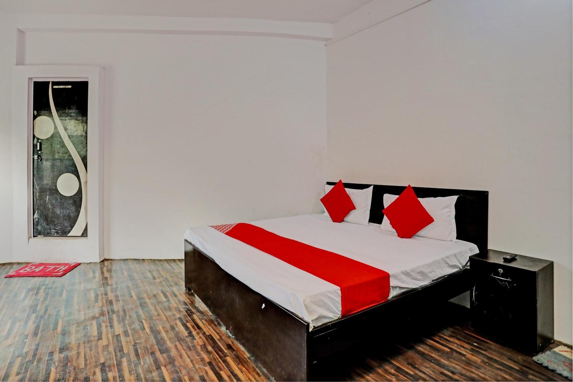 Hotel O Samrat Gáziábád Kültér fotó