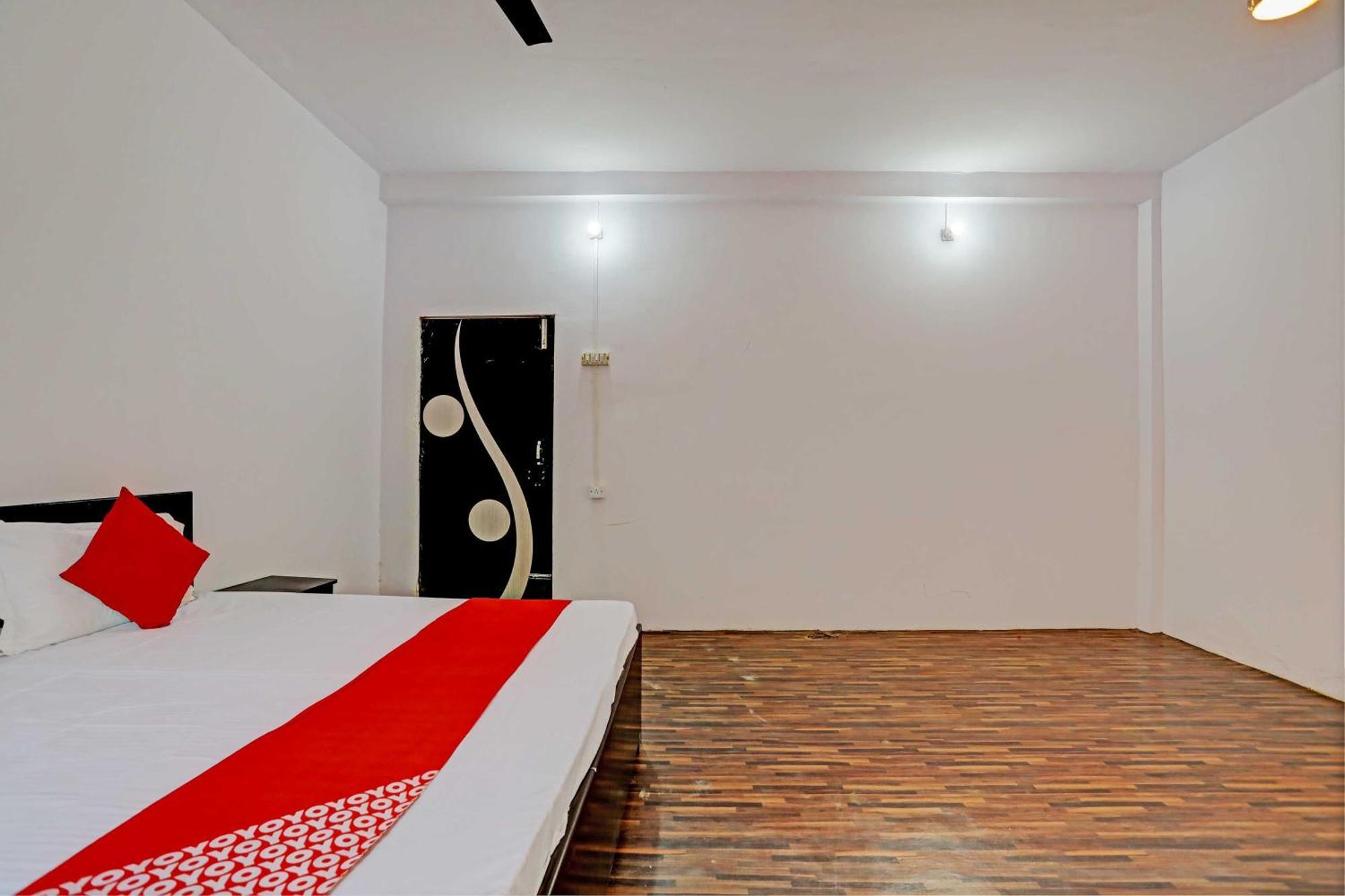 Hotel O Samrat Gáziábád Kültér fotó