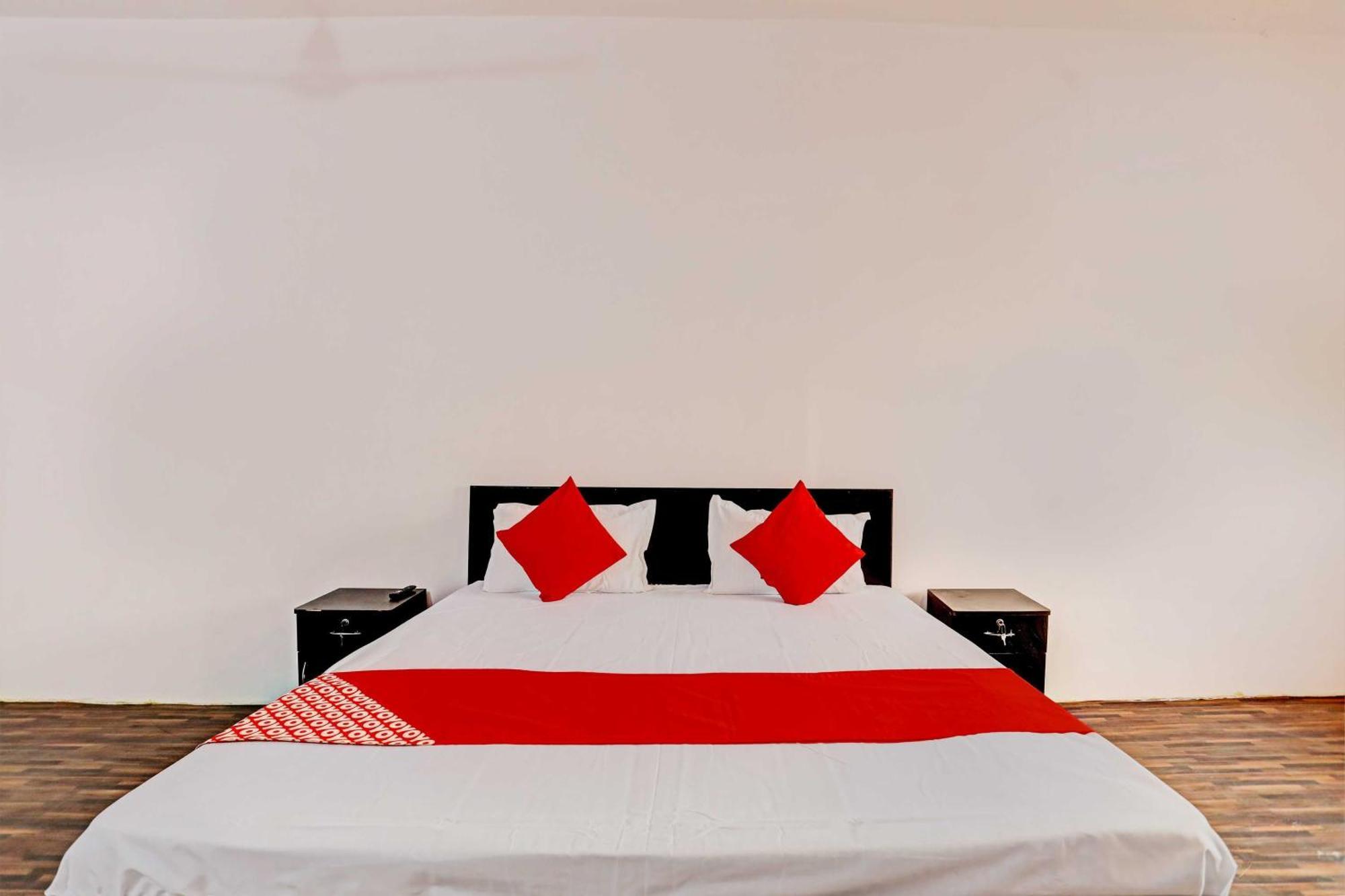 Hotel O Samrat Gáziábád Kültér fotó