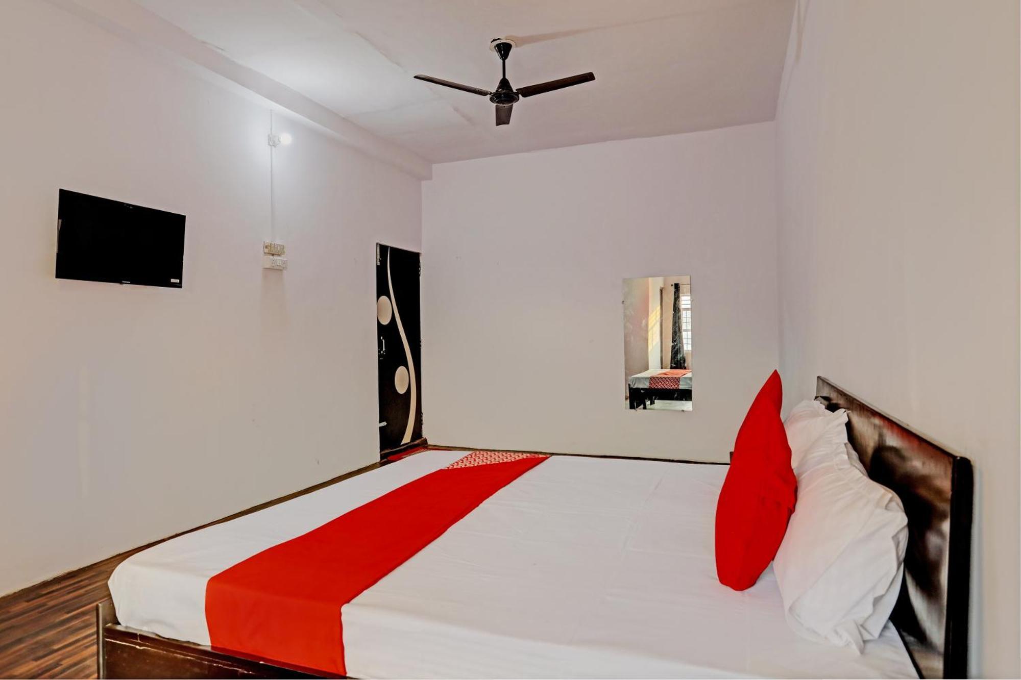 Hotel O Samrat Gáziábád Kültér fotó