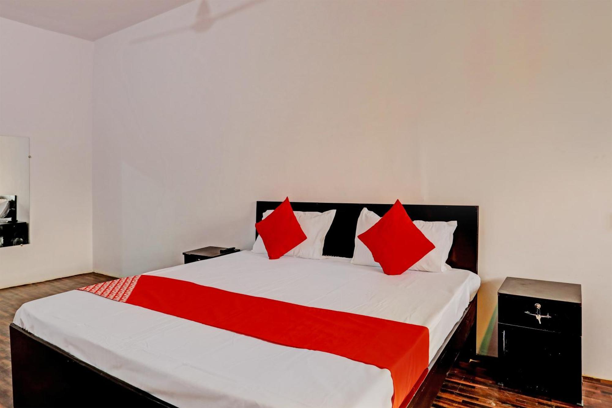 Hotel O Samrat Gáziábád Kültér fotó